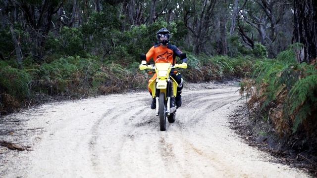 The Suzuki DR-Z400E has still got it! | 2021 Cape York Edition off-road review | INFO MOTO смотреть онлайн