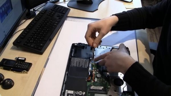 Acer Aspire E 17 ES1-711 Notebook Series RAM HDD SSD BIOS Battery disassembly Tutorial Aufrüstung