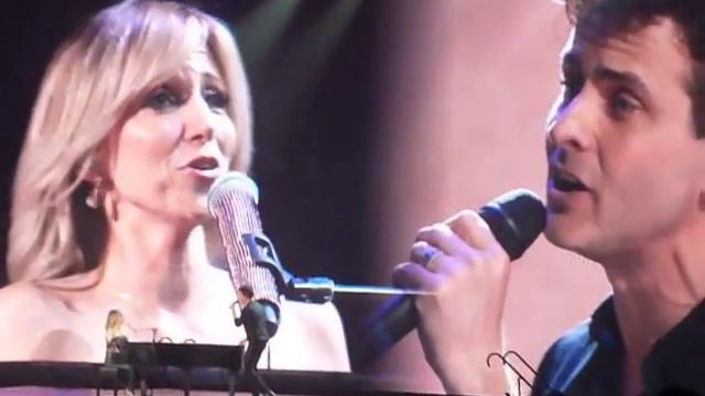 Debbie Gibson & Joey McIntyre from NKOTB "Lost In Your Eyes" (Live in St Louis MO 05-08-2019) смотреть онлайн