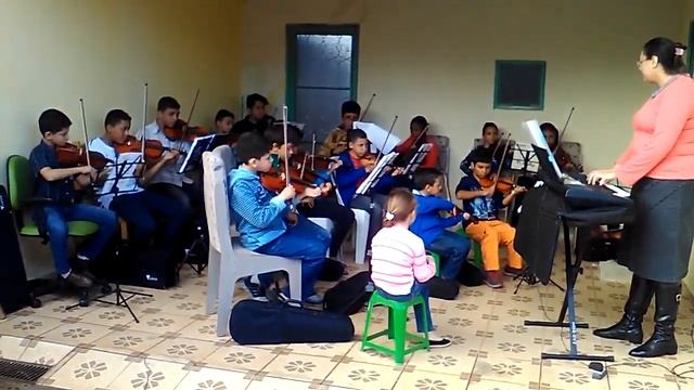 Ensaio com violinos смотреть онлайн
