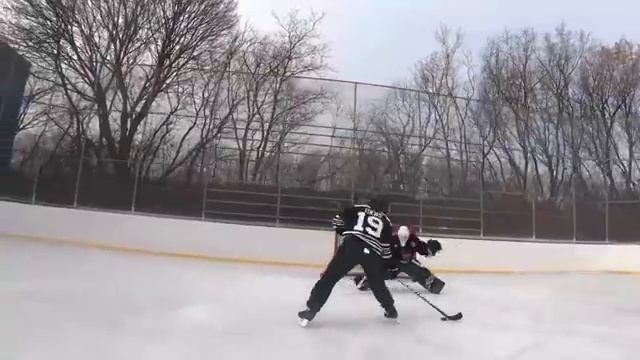 Stickhandling Specialist Pavel Barber Tests The 2019 XC9 ACF