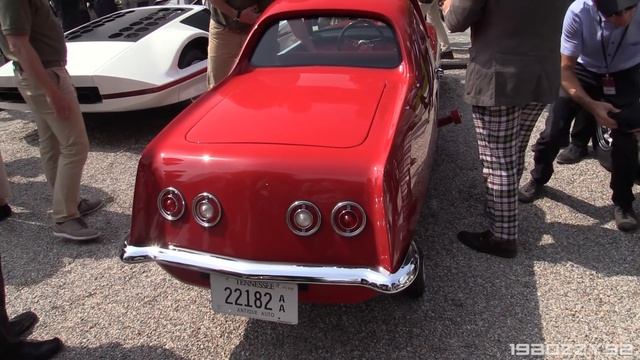 Двухколёсный автомобиль 1967 года успешно проехал по улицам города смотреть онлайн