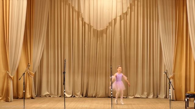 Танец "Щелкунчик", действие II, сцена 3, соч. 71, TH 14: № 12e, Danses des mirlitons. Андантино смотреть онлайн