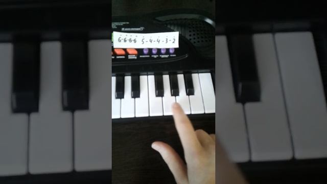 как научится играть на детском синтезаторе?? смотреть онлайн