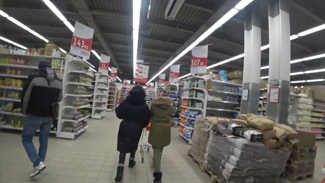 ЛЮДИ СКУПАЮТ ГРЕЧКУ // КОРОНАРОВИРУС ?