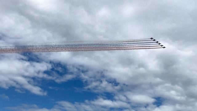 ✔NEW VLOG: Впервые в Питере. Поезд. Наш отель. Эрмитаж. День ВМФ. Первые впечатления... Часть 1