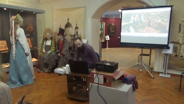 Праздничный костюм жителей заводского Урала первой половины XIX века. Лекция смотреть онлайн