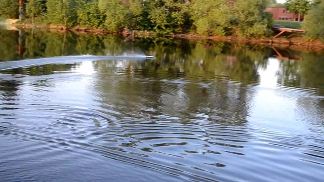 Самодельный радиоуправляемый катер (перевертыш) смотреть онлайн