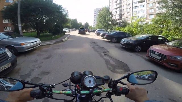 Мотобудни В пробках когда узенько На мотоцикле ZX6R Kawasaki смотреть онлайн