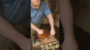 Снимаю лак с Советской мебели для реставрации