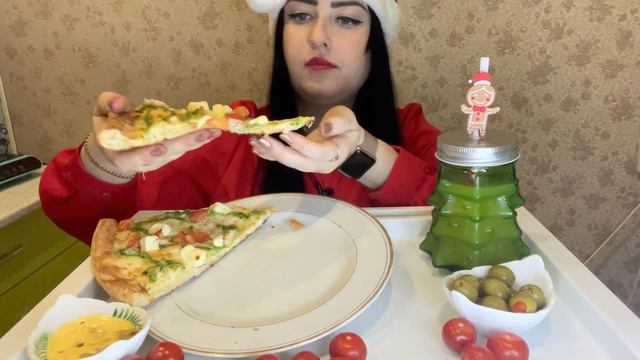 МУКБАНГ 🍕 Пицца и оливки 🫒 | MUKBANG Pizza and olivas 😋 смотреть онлайн