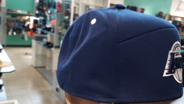 Бейсболка с прямым козырьком Mitchell and Ness WING TIP STRAPBACK Los Angeles Lakers Navy смотреть онлайн