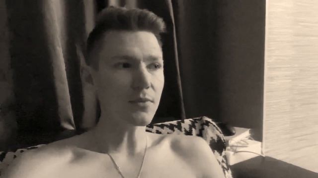 С ГОЛЫМ ТОРСОМ О ВНУТРЕННЕЙ СВОБОДЕ ФРИЛАНСЕРА смотреть онлайн