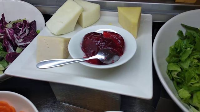 Double Tree By Hilton Ras Al Khaimah городской отель 4*. Ужин. смотреть онлайн