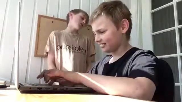 Brian og søn sketch смотреть онлайн