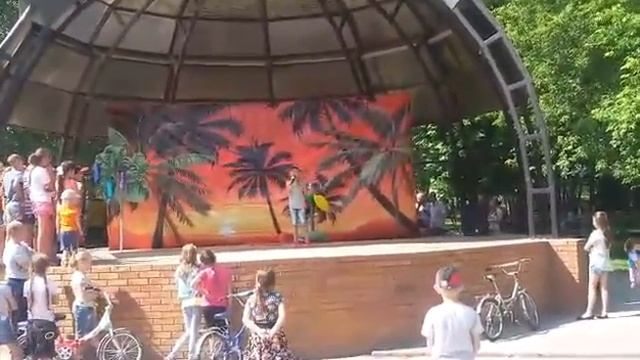 Песня ая устала. Моё выступление в парке г. Полысаево смотреть онлайн