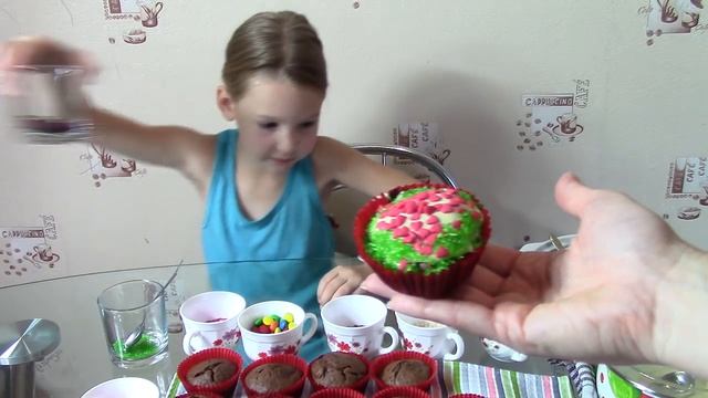 Готовим кексы для благотворительной ярмарки в школе смотреть онлайн