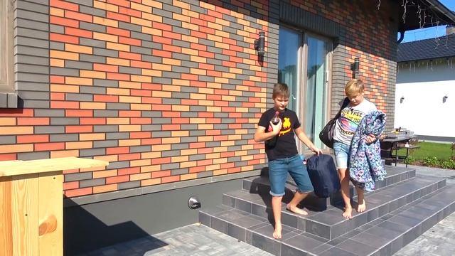 24 ЧАСА В СОБАЧЬЕЙ БУДКЕ ШЕРЛОКА. БРОС ШОУ смотреть онлайн