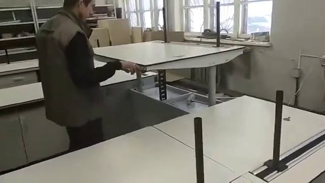 Диспетчерский стол-пульт с функцией подъема столешницы. смотреть онлайн