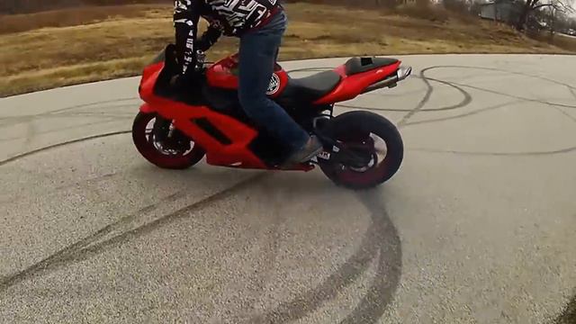 2007 zx6r figure 8 circle burnout смотреть онлайн