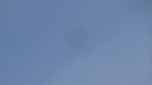 НЛО НАД ГОРНЫМ ЛЕСОМ ГУЛ странный неопознанный объект обнаружено в небе над горным лесом. аномалия смотреть онлайн