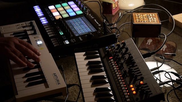 Pioneer Toraiz SP16 & Roland JX 08 - "End of movie OST" style soundtrack смотреть онлайн