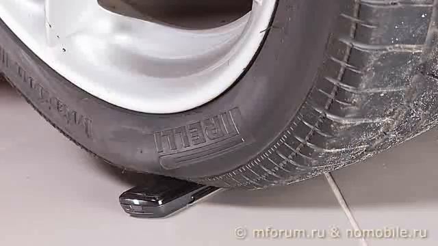 Nokia 8800 vs Ferrari 360 Modena смотреть онлайн