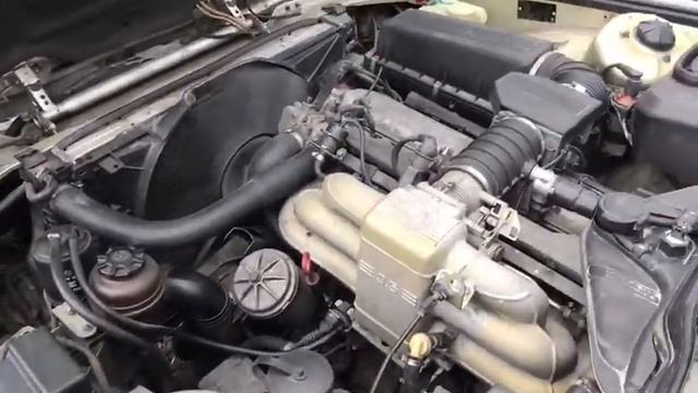 BMW e32 735i starting up...m30b35 revs смотреть онлайн