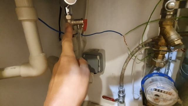 Бойлер порвет трубы. Косяк сантехника. смотреть онлайн