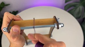 Как натягивать нити-струны на компактный станок для бисероплетения.