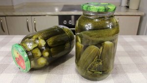 БЕЗ СТЕРИЛИЗАЦИИ/ Хрустящие МАРИНОВАННЫЕ ОГУРЦЫ на Зиму - Этим Рецептом Пользуюсь Второй Десяток Лет