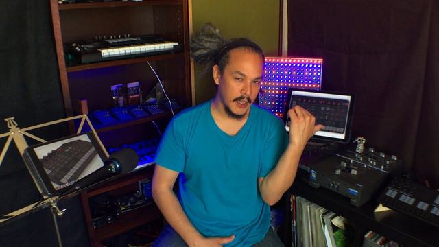 I want UNO Synth by IK Multimedia │ haQ attaQ смотреть онлайн