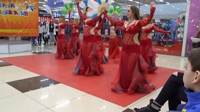 Восточный танец с веером.СВТ "ЭльДанс " г.Новосибирск смотреть онлайн