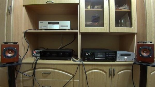 Pioneer A-UK 3, Pioneer CT-S 620, Victor (WoodCone).  ,,Translippers,,