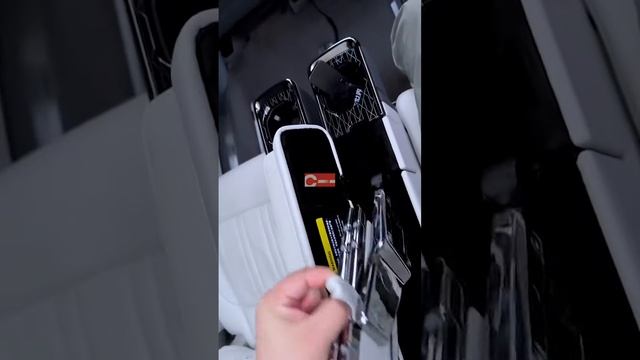 Электрический минивен Zeekr 009 смотреть онлайн