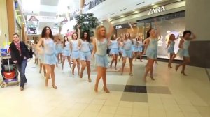 Зажигательный весенний флешмоб в Москве