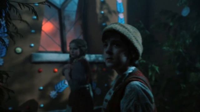 Гензель и Гретель пробираются в пряничный домик Слепой Ведьмы 1x09 смотреть онлайн