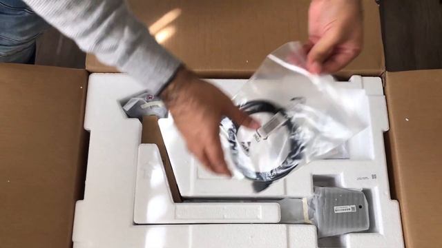 LG ultrafine 4k ergo 32 unboxing смотреть онлайн