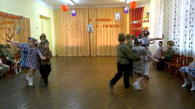 Детский сад №23, день Победы. Танец смотреть онлайн