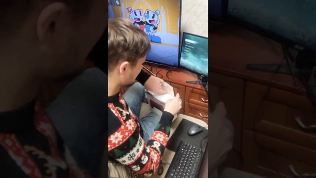 ДРУГ ПОДАРИЛ КРАСНЫЙ Геймпад DualSense для Sony PlayStation 5 | РАСПАКОВКА джойстика смотреть онлайн
