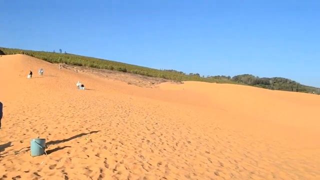 Красные Дюны в Муй Не смотреть онлайн