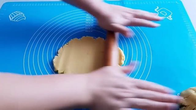 Улетает словно семечки!Сахарное рассыпчатое печенье с ароматом лимона! смотреть онлайн