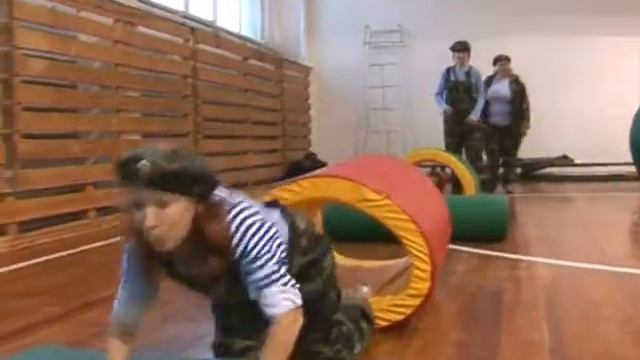 РОЛИК 2, "Женщины в Армии" ("Курс молодого бойца") смотреть онлайн