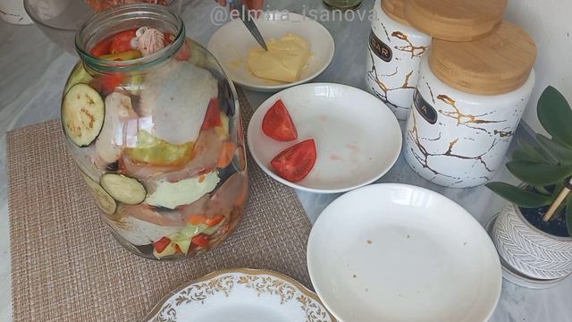 Курица в банке. Вы такое точно не ели😱 Банкіде пісетін тауық пен көкөністер. смотреть онлайн