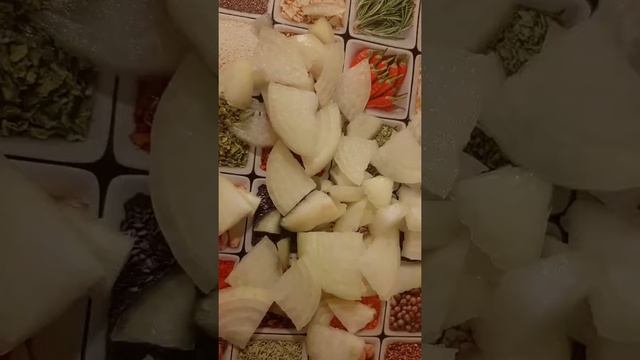 Как пожарить окорочка вкусно. Жареные окорочка . Вкус как у шашлыка. смотреть онлайн
