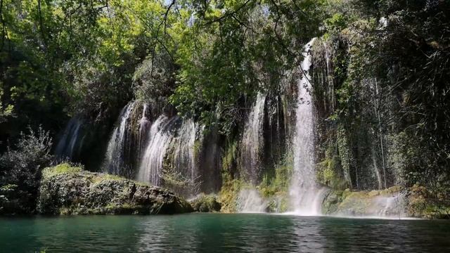 Убаюкивающий шум водопада, необычный и красивейший уголок леса, музыка. Быстрое расслабление, сон. смотреть онлайн