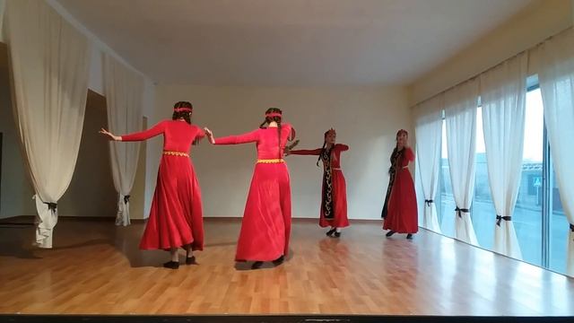 Պար- Ամպի տակից ջուր է գալիս смотреть онлайн