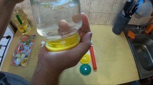 Сравнение вакуумной системы крышек (ВАКС) с рынка (подделка) и из магазина "Колба"